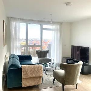 Apartment Beautiful 1 Bedroom Luxury Near Station *