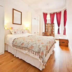 Beautiful 1-bed In Kensington Apartment *