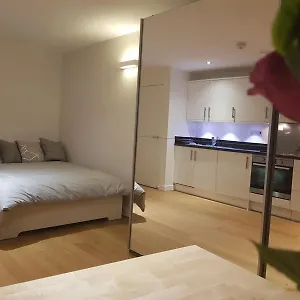 Apartment Beautiful Located In West Kensington Fulham Chelsea London