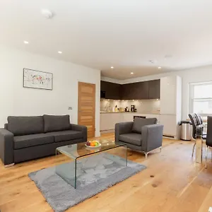 - 2br2ba By Bloomsbury Apartment