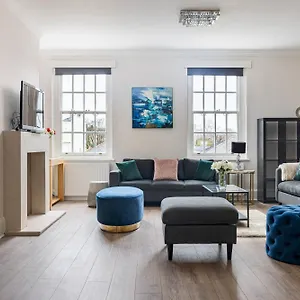 4-bdr Stunning Kensington Penthouse * London