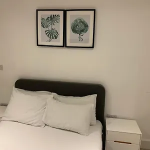 Apartment Lovely 1bed Flat 10mins To Canary Wharf & Parking