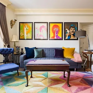 Mayfair 3-bed 5-guest Berkeley Square 1729 House