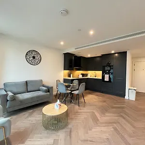 Whole Spacious New 1 Bed Flat Near Tower Bridge