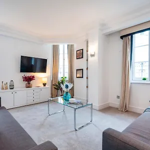 Welcome - Trafalgar Square Apartment *