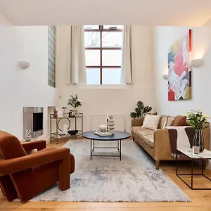 Apartment The Violet Hill Haven - 3bdr With Garden *