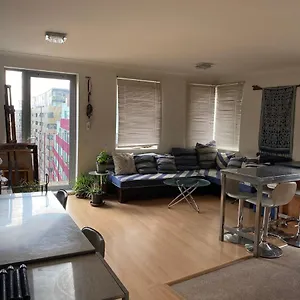 2 Bed Flat With Balcony - Zone 1 * London