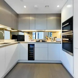 Luxury River Apartments- Parliament Apartment *