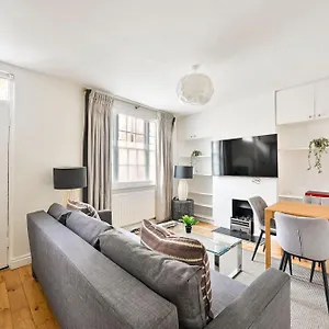 Comfortable Near Sloane Square Apartment *