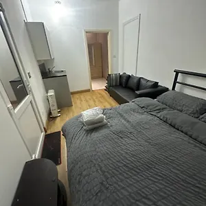 Apartment With Bathroom *