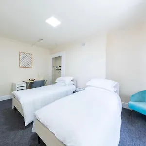 Two Beds In Camden Town