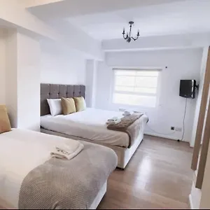 Luxury Two Bed Chelsea Retreat * London