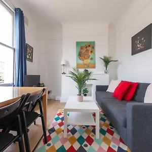 Split-level Spacious Family London