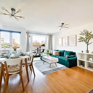 Stylish 2bed Flat Hackney * London