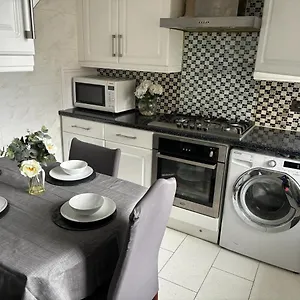 Apartment Spacious 3 Bedroom By Brick Lane London