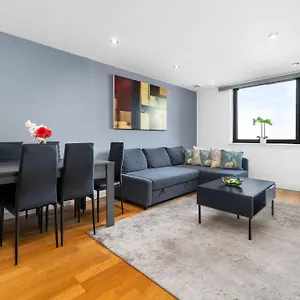 Modern Paddington Station 2 Bedroom Apartment *