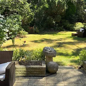 Villa Riverside Edgware
