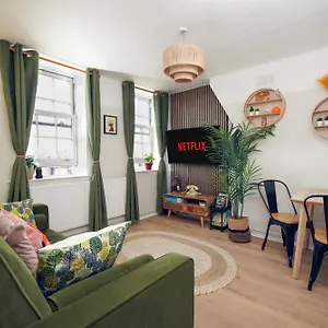Stylish 1 Bedroom In The Heart Of Angel Apartment