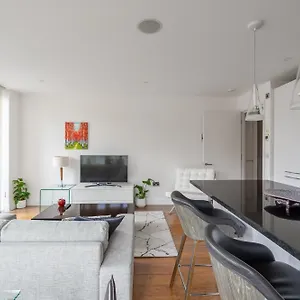 Luxury Hotel-style In Notting Hill Apartment London