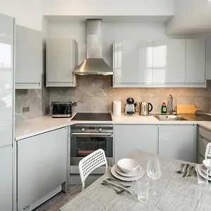 Charming 2 Bedroom, Kensington, Chelsea, Harrods *