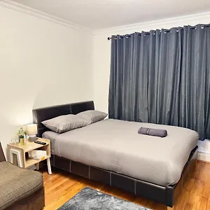 Vallance Homestay *