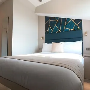 Nox Kensington Aparthotel 4*