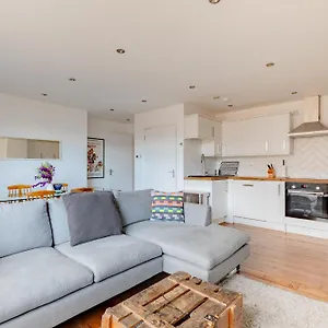 Contemporary 2bd Flat With Balcony Shoreditch *