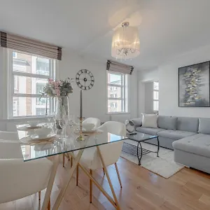 Stunning Oxford Street's Apartment