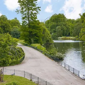 Appartement 4 Bedrooms Of Comfort And Style In Londen