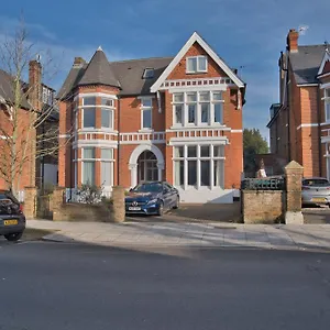 Stylish 2 Bed Located In Broadway