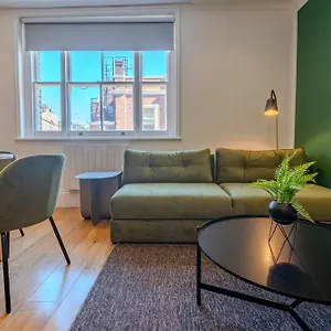 Soho - Piccadilly Circus Modern One Bedroom Flat
