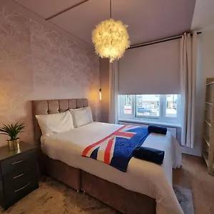 Apartment A4-1st Floor 3 Bed Flat Near Elephant And Castle