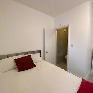Galsworthy Avenue Homestay *