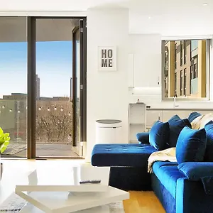 Apartment Stunning Flat With Large Balcony Overlooking River By Cto Serviced *