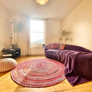 Apartment London's East End 2 Bedroom London