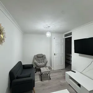 Charming Retreat London