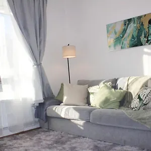 Cozy 2 Bedrooms Apartment- Vauxhall, Oval & Nine Elms Apartment