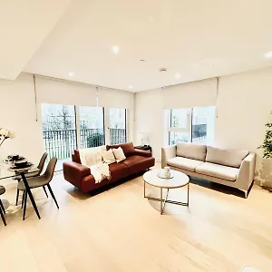Stylish White Flat - Steps To Tube Westfield & Portobello Apartment *