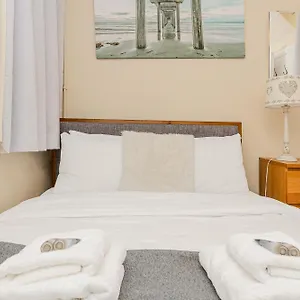 Cozy In A Gorgeous Victorian House Homestay