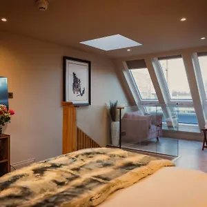 Loft With King Size Bed With En Bath *