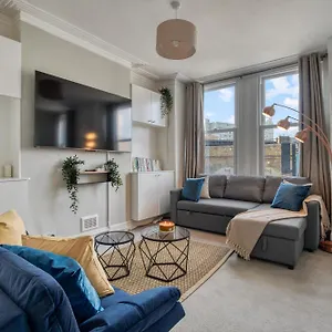 Chic 1bed And Terrace In Battersea * London