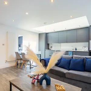 Apartment Stylish 2-bed Flat In The Heart Of West Hampstead *