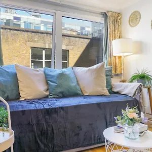 Fitzrovia - Walk To Soho & West End * London