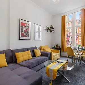 Oxford Street Chic Retreat - Unparalleled Elegance And Urban Comfort! Gc1 *