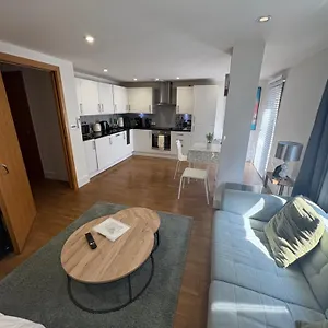 Modern 2 Bed 2 Bath Hyde Park * London