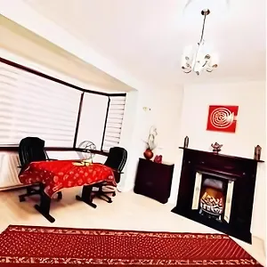 Guest house Beautiful Double En-suite Room, Separate Entrance, Ilford, Line Gants Hill, Free Parking Ilford