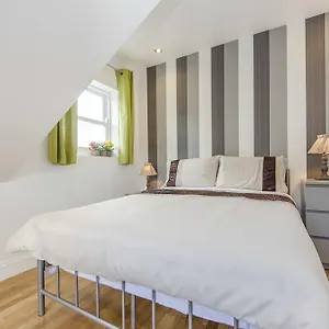 Grand Fulham Apartment *
