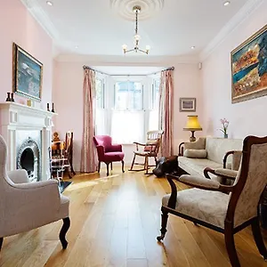 Hotel Veeve House Sterne Street Shepherds Bush London