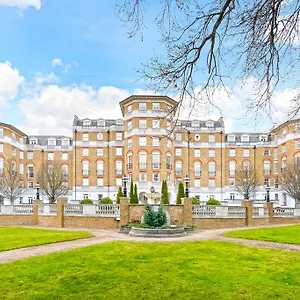 Two Bedroom In Gated Community - Wimbledon Apartment London
