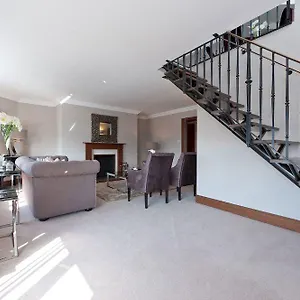 Park Wood Point Apartment London